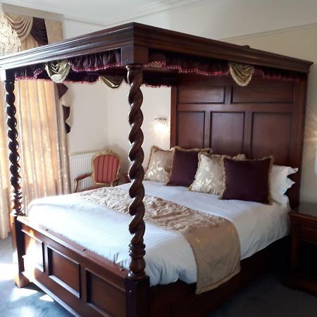Canterbury Lodge Room photo