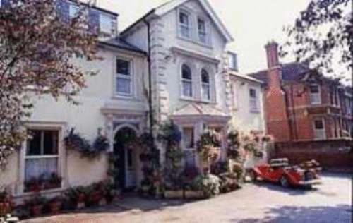 Canterbury Lodge Exterior photo