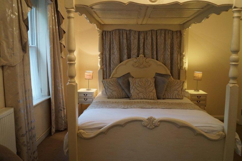 Canterbury Lodge Room photo